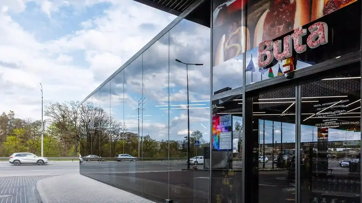 Aestech’s insulated glass units used in the facade of a gas station