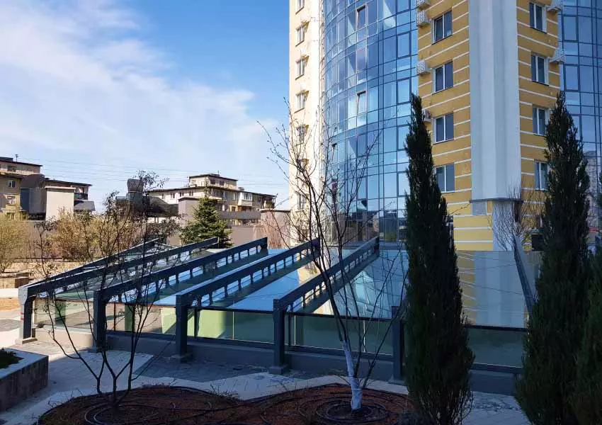 Kuppelüberdachung des Einkaufszentrums Smart Plaza Polytech, Kyiv, Ukraine