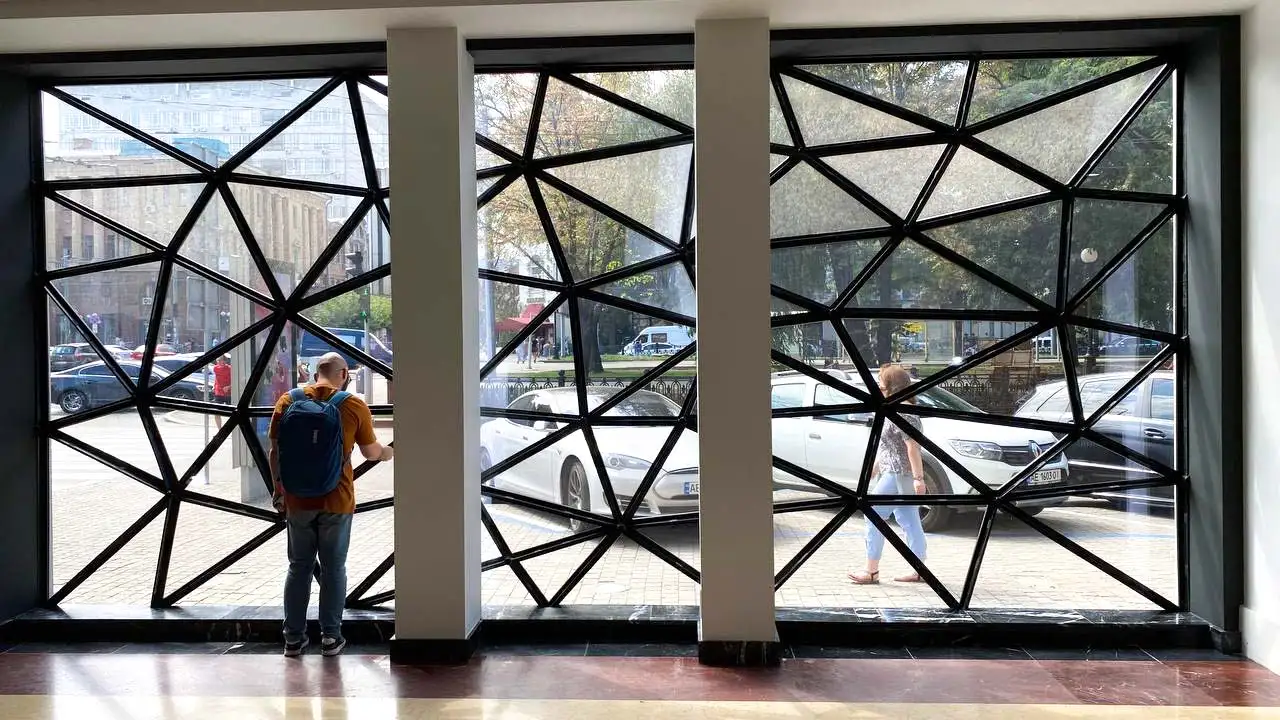 3D glass facade