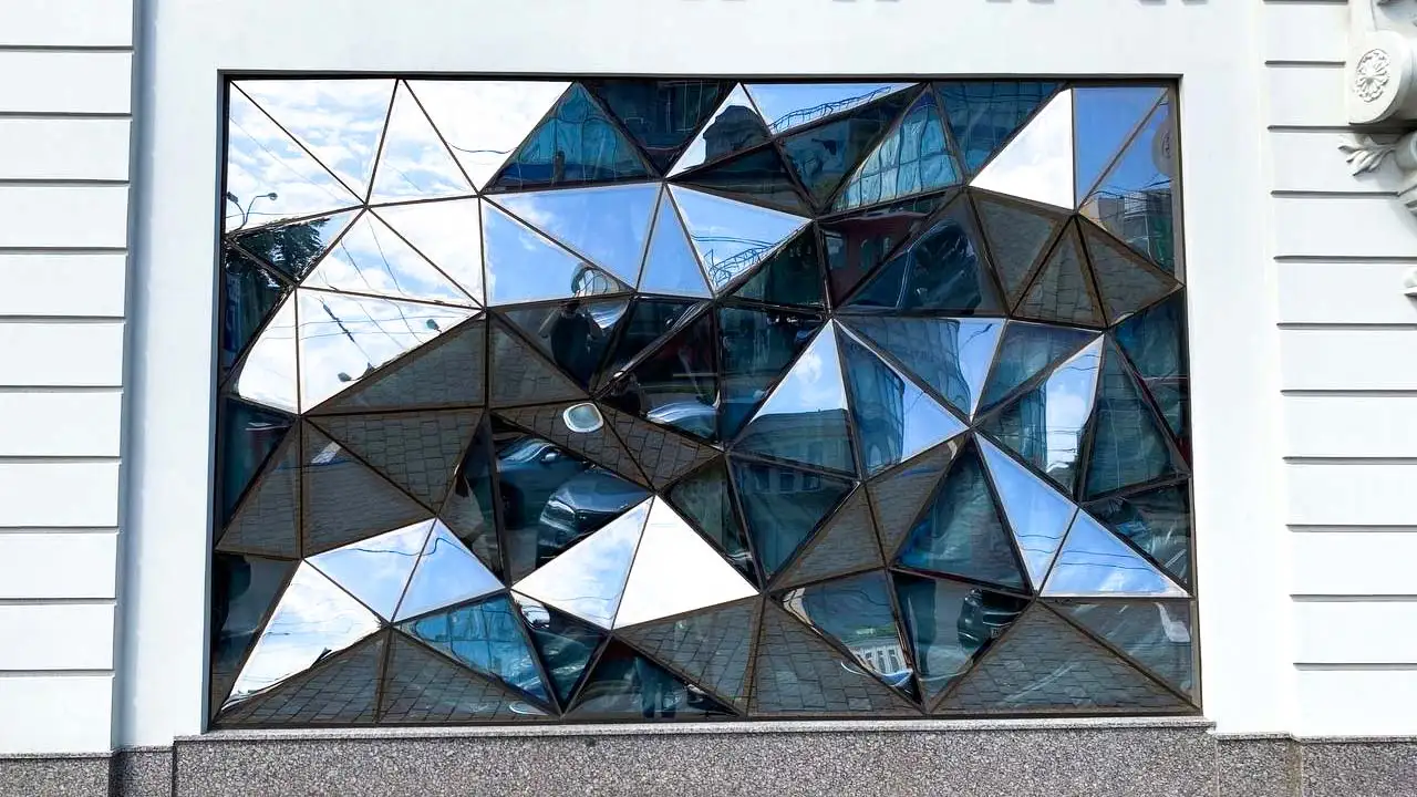 3D glass facade