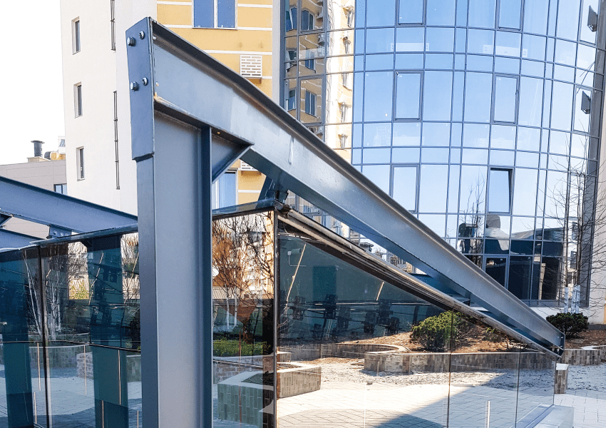 Kuppelüberdachung des Einkaufszentrums Smart Plaza Polytech, Kyiv, Ukraine