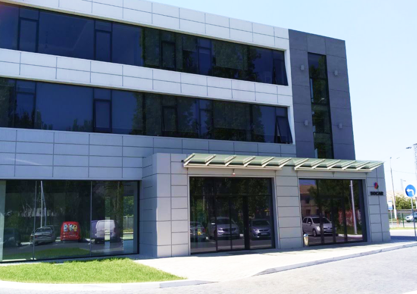 Скління офісної будівлі 